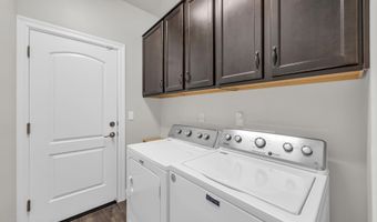 214 Red Oak Dr, Fernley, NV 89408