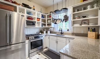 110 17th St, Apalachicola, FL 32320