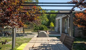 473 Klondike Rd, Charlestown, RI 02813