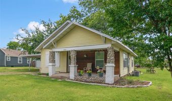 211 S Wickham St, Alvord, TX 76225