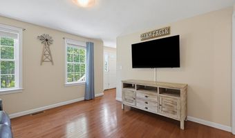 5 County St, Berkley, MA 02779