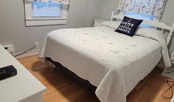 93 E Huntress Pond Rd, Barnstead, NH 03225