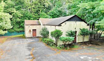 33 Church Rd, Airmont, NY 10952