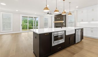 5480 Bandolino Ln 423, Peachtree Corners, GA 30092
