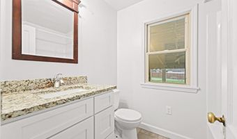 1073 Parkside Dr, Alliance, OH 44601