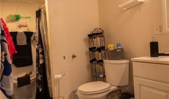 94 Waverly St, Warwick, RI 02889