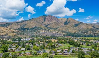 6828 Fairfield Dr, Santa Rosa, CA 95409