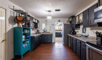 3075 Wessex Ct, Columbus, OH 43232