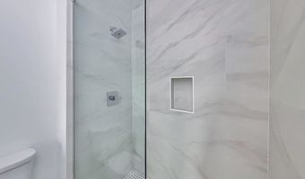 425 AVENUE C 501, Bayonne, NJ 07002