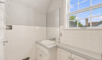 1011 Midway Dr, Auburn, IN 46706