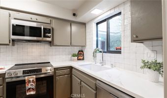 1900 Vine 214, Hollywood, CA 90068