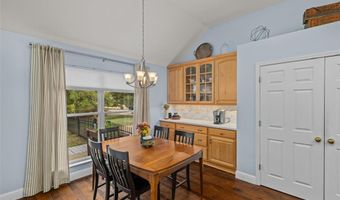 915 Timber Glen Ln, Ballwin, MO 63021