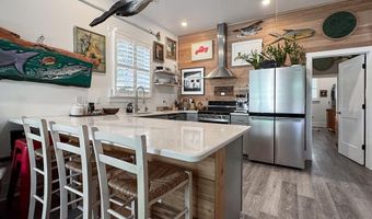 194 11th St, Apalachicola, FL 32320