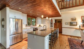 471 Rivard Rd, Glenville, NC 28736