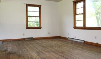 2842 Fairview Dr, Ashtabula, OH 44004