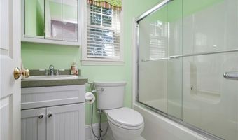 2985 Mendon Rd, Cumberland, RI 02864