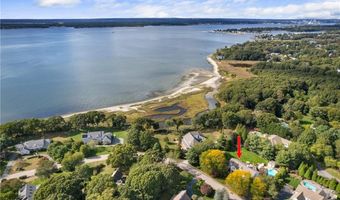 3 Spinnaker Dr, Barrington, RI 02806