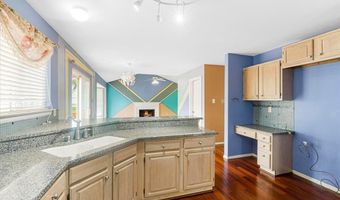 208 Kylewood Ct, Ballwin, MO 63021