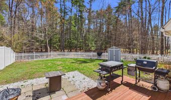 19 Deerwood Dr B, Amherst, NH 03031