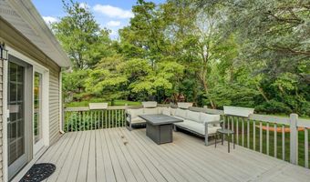 51 Normandy Ct, Middletown, NJ 07748