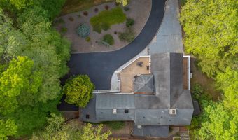 160 Pelican Rd, Middletown, NJ 07748