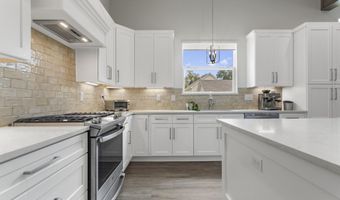 205 Caron Ln, Bay St. Louis, MS 39520
