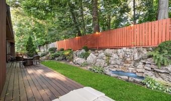 10 Morley Ct, Albertson, NY 11507