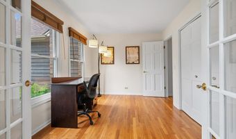 1713 Edgewood Dr, Algonquin, IL 60102