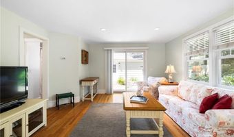 36 Kay Blvd, Newport, RI 02840