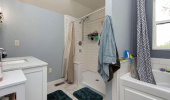 21207 Lawrence 1230, Aurora, MO 65605