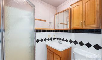 35 McKinney Rd, Asheville, NC 28805
