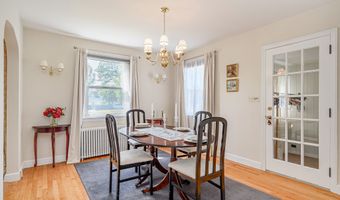 19 Valerie Ln, Danbury, CT 06811