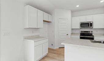 8072 Chesapeake Trl, Bauxite, AR 72011