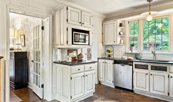 41 Clarendon Ave, Avondale Estates, GA 30002