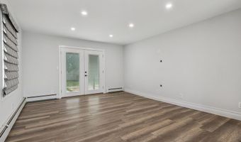46 Purdy Ln, Amityville, NY 11795