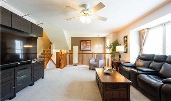 612 Village Green E Blvd, Adams Twp., PA 16046