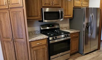 204 Steeplechase Dr, Auburn, IN 46706