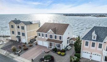 29 Bowsprit Dr, Bayville, NJ 08721