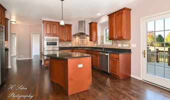 3260 Nottingham Dr, Algonquin, IL 60102