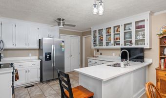 521 East St, Athens, AL 35611