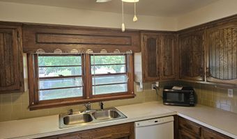 1115 S Carnation Dr, Aurora, MO 65605