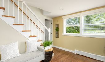 330 Chestnut Hill Rd, Colchester, CT 06415