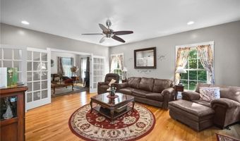 2 Scenic Ridge Ct, Coventry, RI 02816
