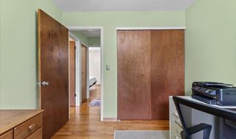 681 Archwood Dr, Ann Arbor, MI 48103