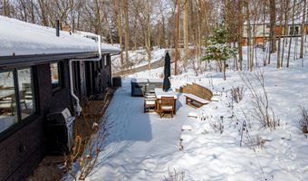 4120 Woodland Dr, Ann Arbor, MI 48103