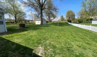 433 Essen Ln, Ballwin, MO 63021