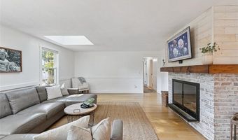15 Birchwood Dr, Cumberland, RI 02864