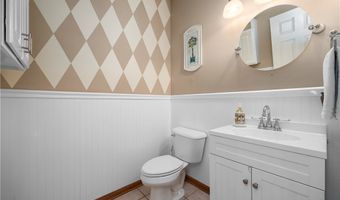 224 Sleepy Hollow Dr, Amherst, OH 44001