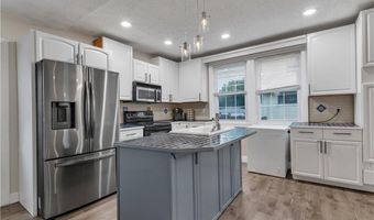 86 Westwood Ave, Cranston, RI 02905