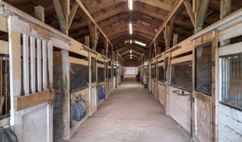 802 QUEEN ANN Rd, Amsterdam, NY 12010